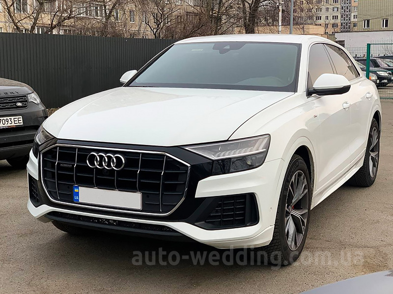 Внедорожник джип на свадьбу Audi Q8 S Line белый