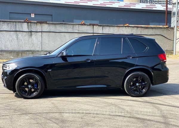 Внедорожник джип на свадьбу BMW X5 2014 черный