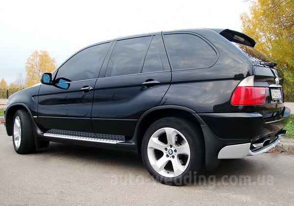 Внедорожник джип на свадьбу BMW X5 черный