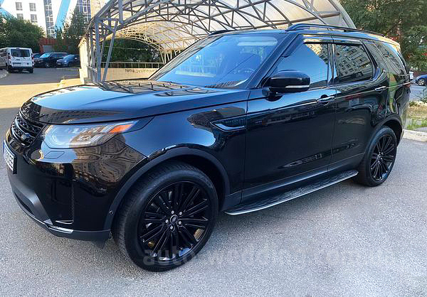Внедорожник джип на свадьбу Land Rover Discovery черный
