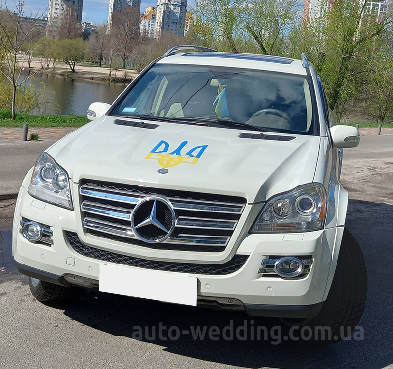 Внедорожник джип на свадьбу Mercedes GL 550 с водителем в Киеве