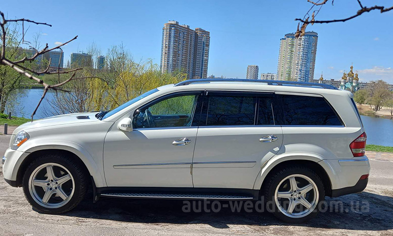 Внедорожник джип на свадьбу Mercedes GL 550 с водителем в Киеве