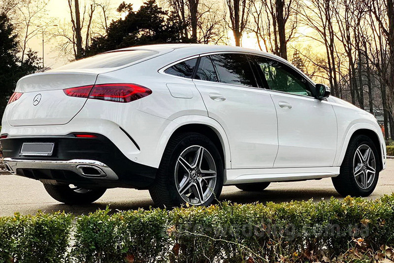 Внедорожник джип на свадьбу Mercedes-Benz AMG GLE Coupe белый