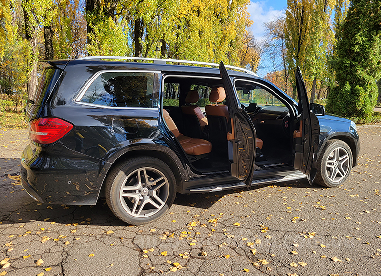 Внедорожник джип на свадьбу Mercedes GLS 350d AMG 4MATIC 6 мест черный в Киеве
