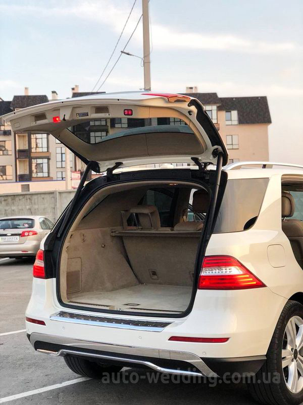 Внедорожник джип на свадьбу Mercedes Benz ML белый