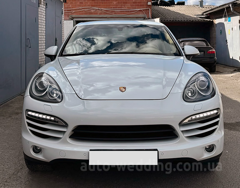 Внедорожник джип на свадьбу Porsche Cayenne с водителем в Киеве