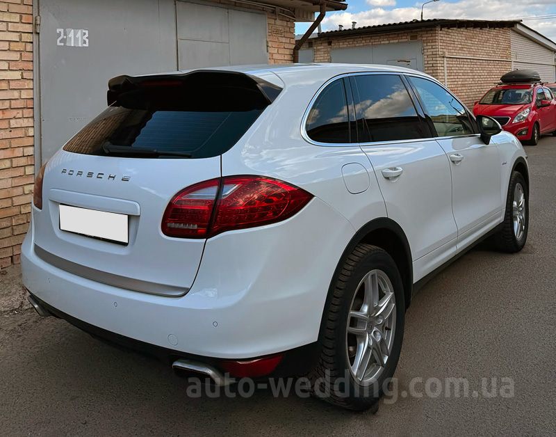 Внедорожник джип на свадьбу Porsche Cayenne с водителем в Киеве