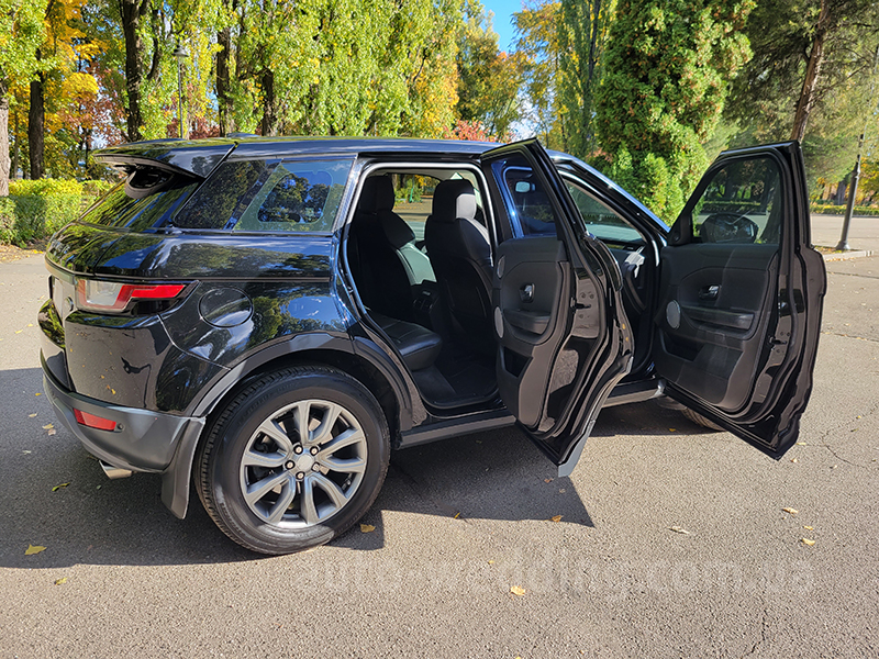 Внедорожник джип  на свадьбу Range Rover Evoque черный