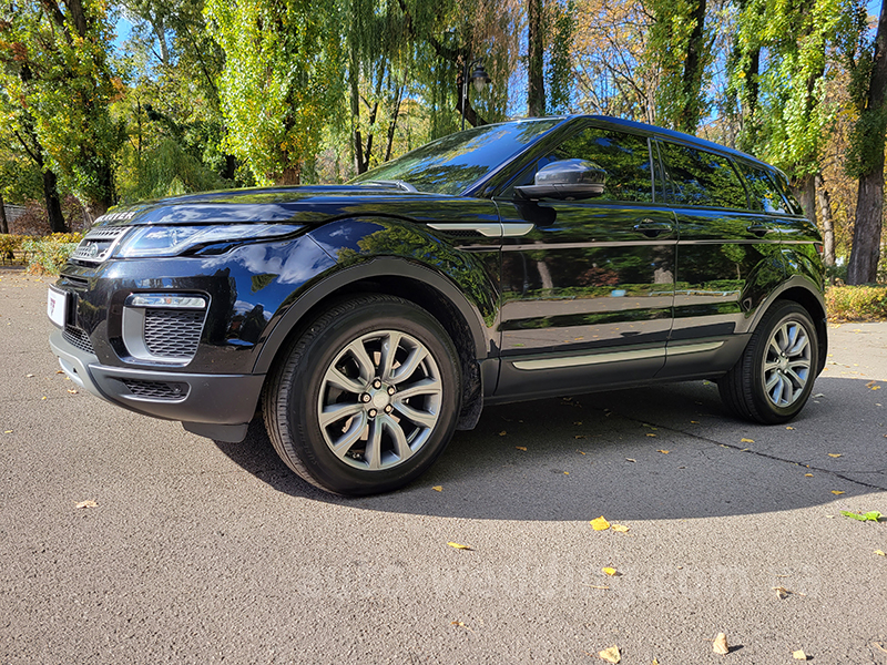 Внедорожник джип  на свадьбу Range Rover Evoque черный