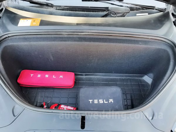 Электро внедорожник на свадьбу джип TESLA Model X серый