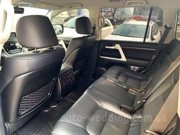 Внедорожник джип на свадьбу Toyota Land Cruiser 200