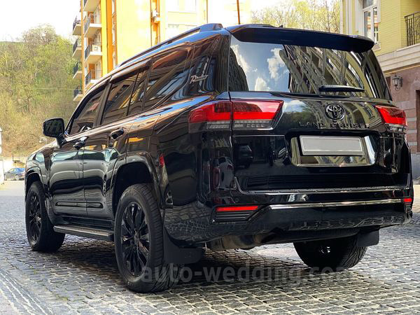 Внедорожник джип на свадьбу Toyota Land Cruiser 300