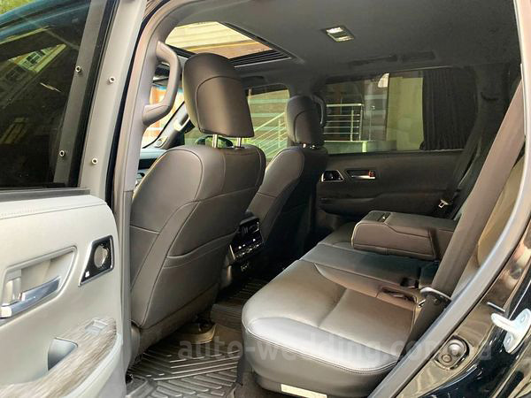 Внедорожник джип на свадьбу Toyota Land Cruiser 300
