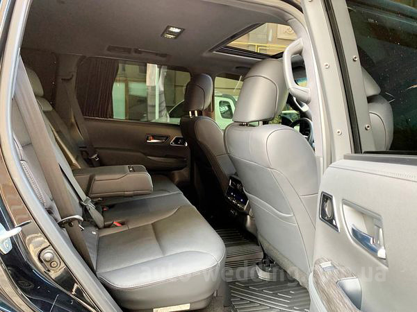Внедорожник джип на свадьбу Toyota Land Cruiser 300