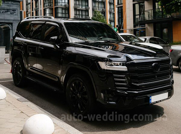 Внедорожник джип на свадьбу Toyota Land Cruiser 300