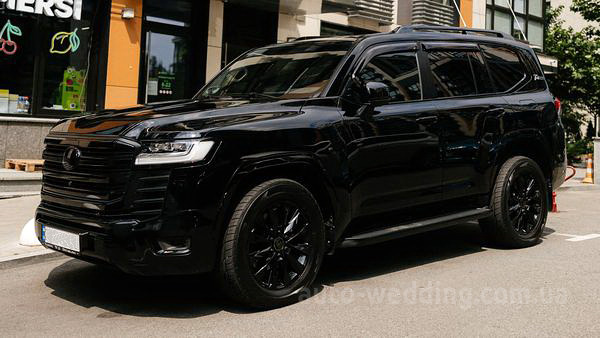 Внедорожник джип на свадьбу Toyota Land Cruiser 300