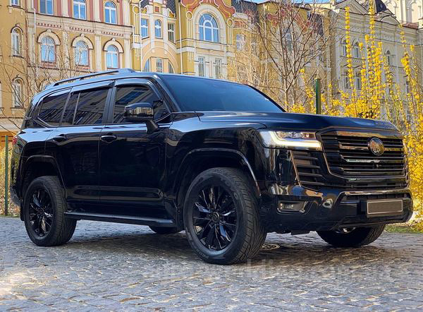 Внедорожник джип на свадьбу Toyota Land Cruiser 300